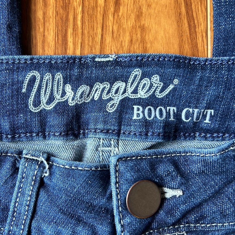 Wrangler Boot Cut Low Rise Jeans - Picture 5 of 6